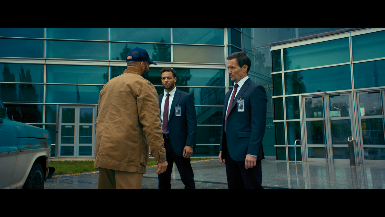 mpv-shot_The.Beekeeper.2024.2160p.UHD.NL.BDREMUX.HDR.DV.HEVC.Atmos-Нечипорук_00_20_22_0004