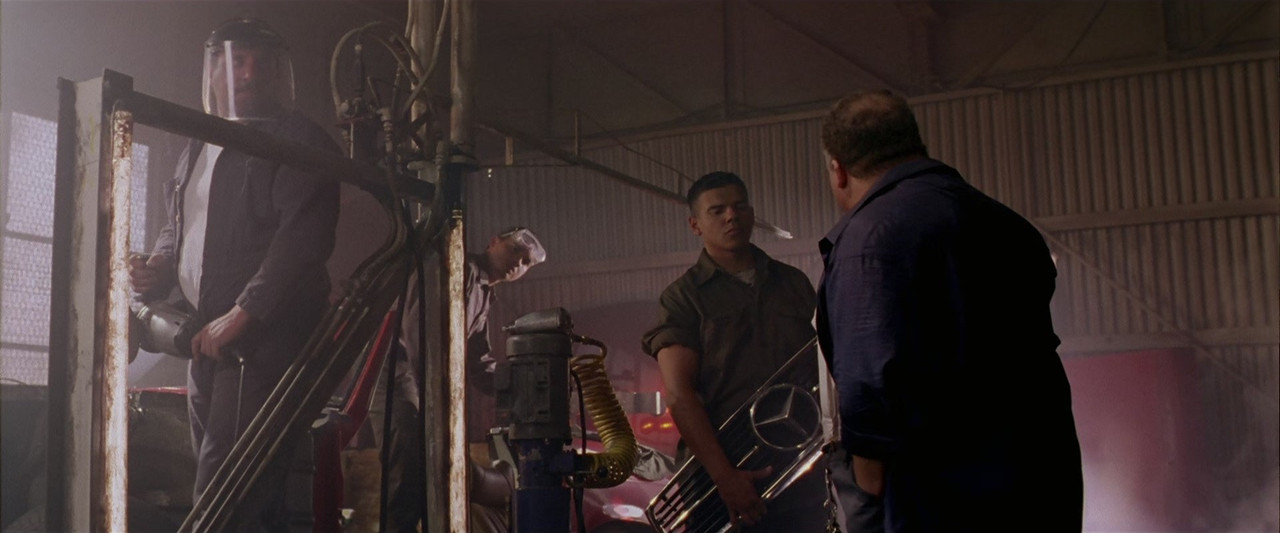 The Replacement Killers (1998) + Extras (1080p BluRay x265 HEVC 10bit EAC3 5.1 SAMPA) [QxR]