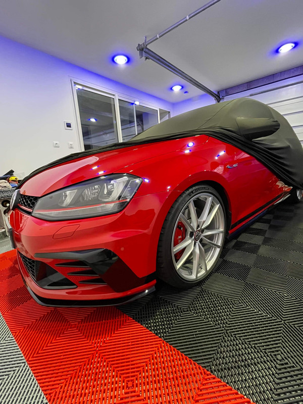 97E4CF9B-1535-41A5-90DD-C6DFB51C961E