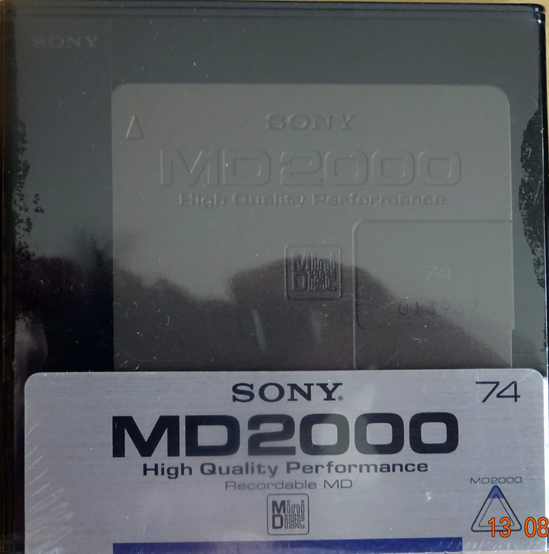 [Bild: Sony-Minidisc-2000-a.jpg]