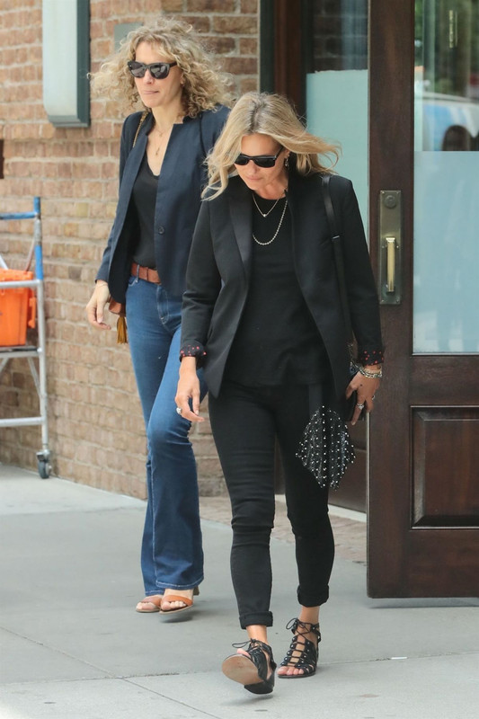 kate-moss-leaves-greenwich-hotel-in-new-york-06-06-2018-2