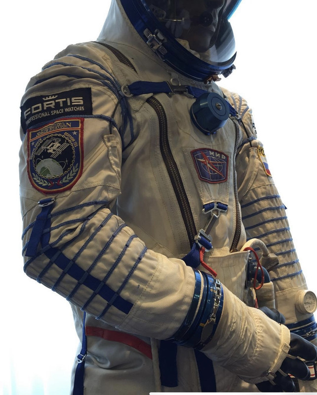 67100EED-423D-4C0E-8BD5-4A62B9F92E04