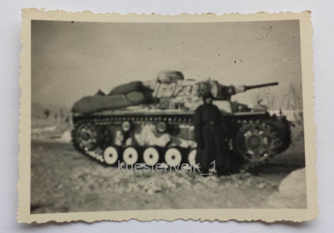 Orig. Foto 2.WK Panzer Kettenfahrzeug Schneetarn Vormarsch Rußla