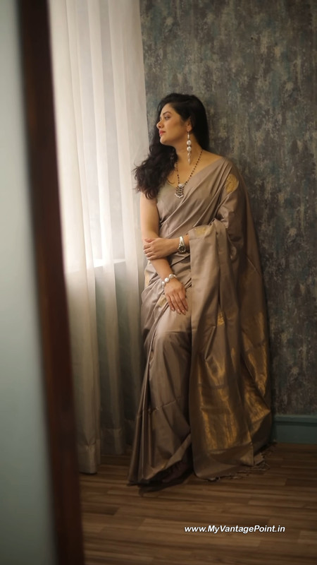 7-Girija-Oak-Beautiful-Look-in-Saree-for-Jewellery-Ad-My-Vantage-Point