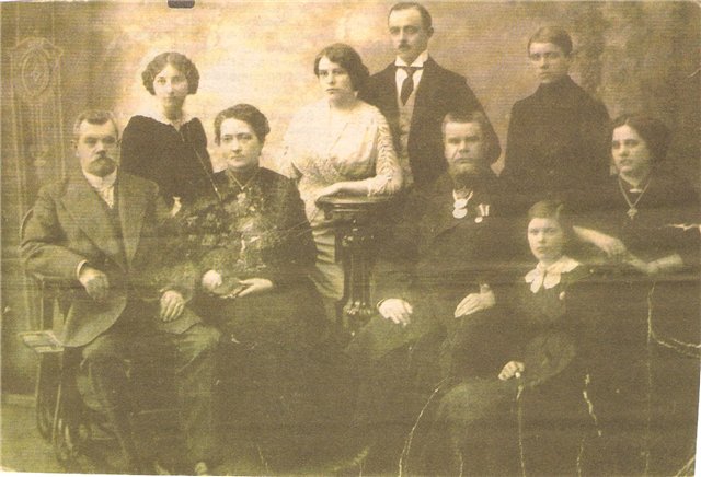 семьи купцов Стуловых и Каревых