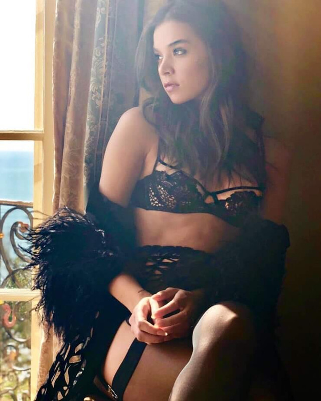 [Image: hayley-steinfeld-4198-26-busty-pics.jpg]