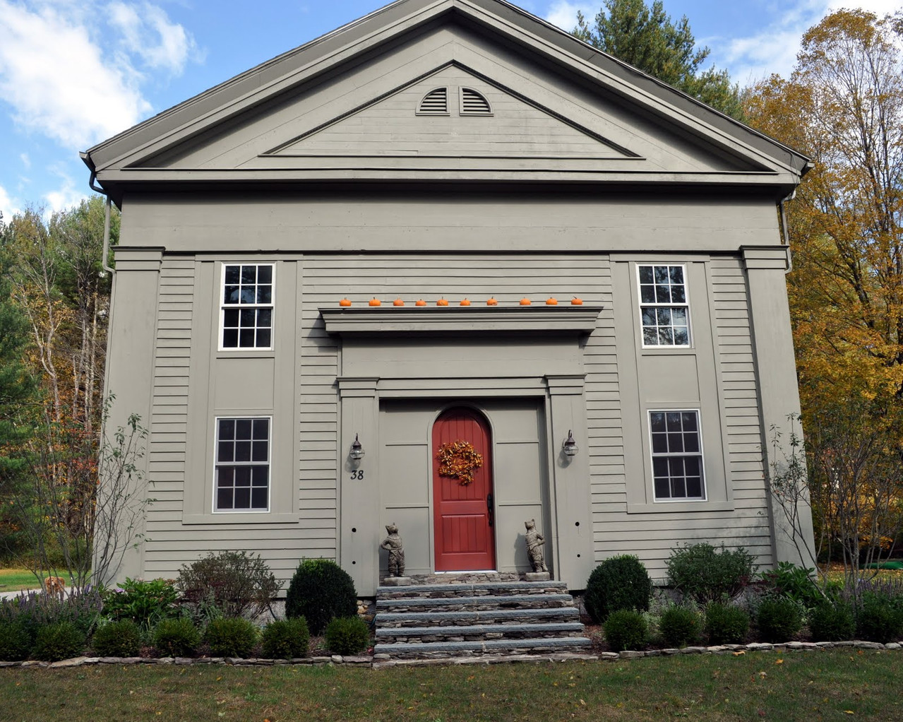 05-Front-with-pumpkins