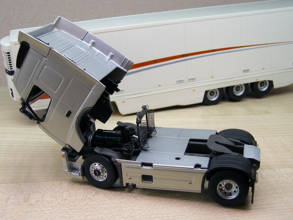 Volvo FH12 w Trailer (9)