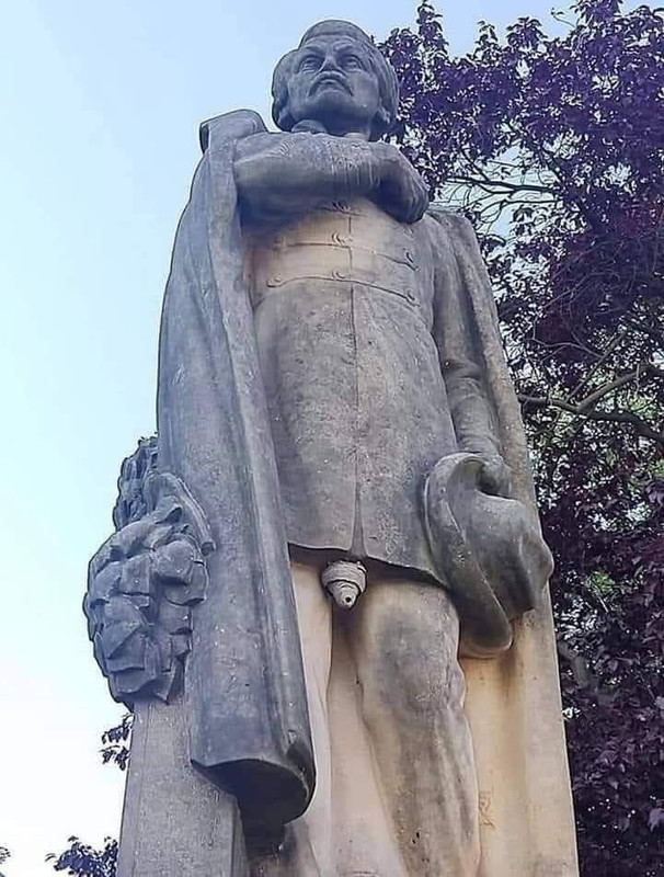 434217940_1618122725609372_3994623681876796793_n