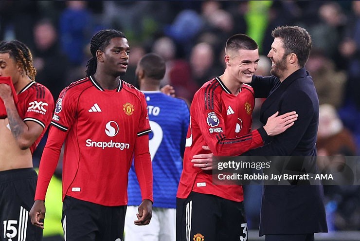 Carrick úp mở cho Sesko đá chính trở lại, khen MU thủ hay ở đẳng cấp hàng đầu