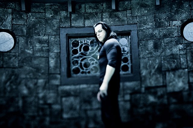[Image: glenn-danzig-d2ad21ed-7391-4120-8d52-a787d9b76e66.jpg]