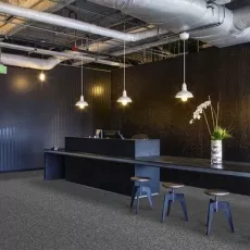 Комерційний ковролін: практичність та стиль для будь-якого простору