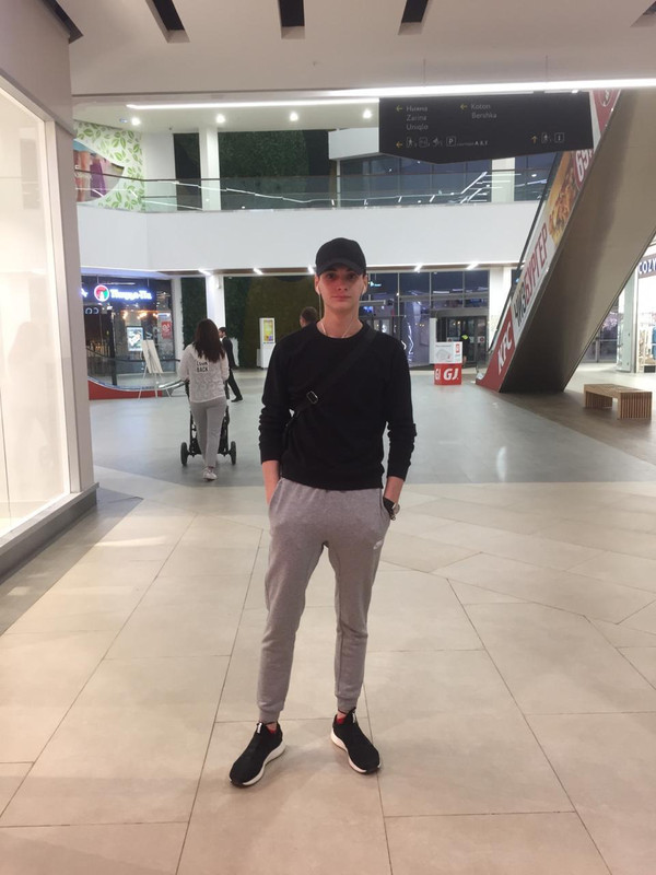 3024F93D-2172-4D3F-BDC5-0E5DE54E6184