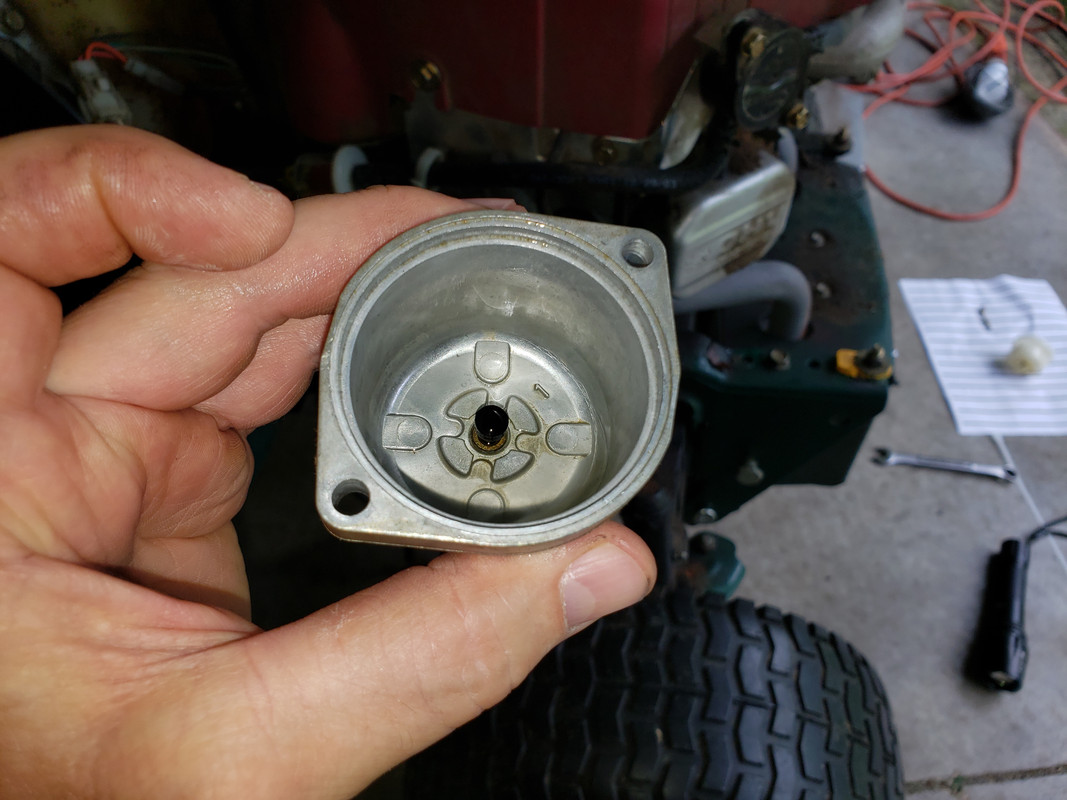 Briggs and Stratton 22hp twin will only run on choke. With pic