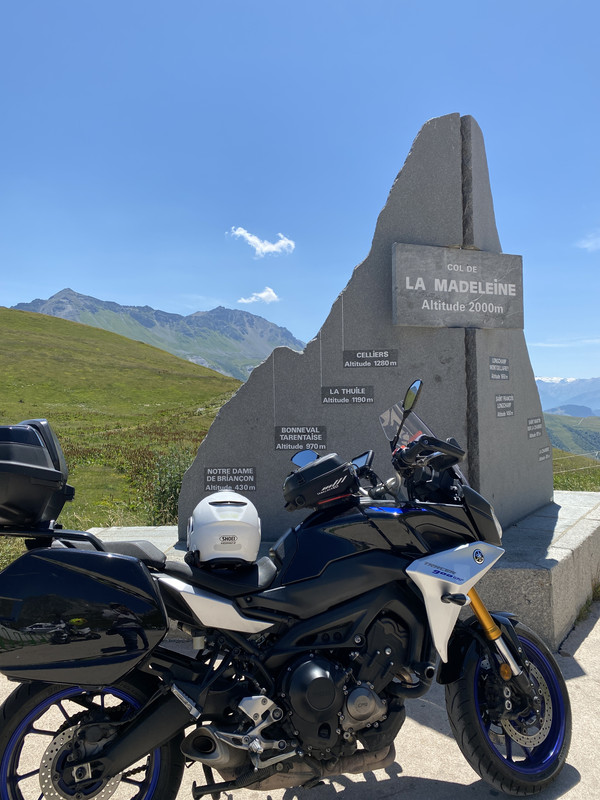 C9EEEB1E-C225-41EE-88B0-70D2C1A4E7D5