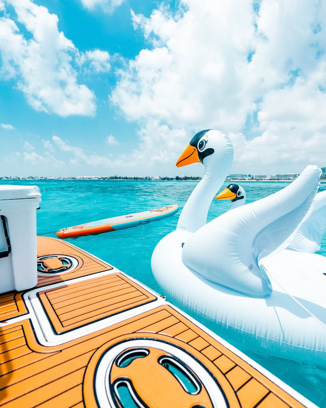 Mr Sea 50 ft private yacht charter Cancun - Additional luxury features and premium boat rental amenities