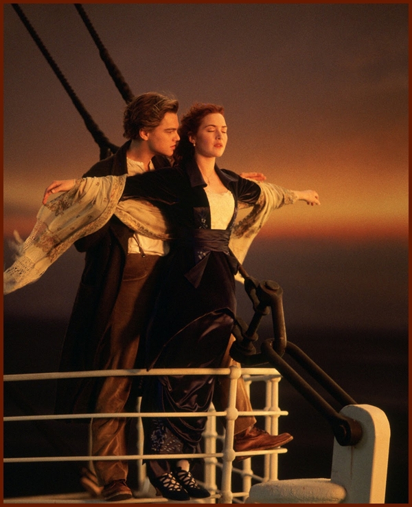 Hombre intenta recrear escena del Titanic con su novia y muere ahogado