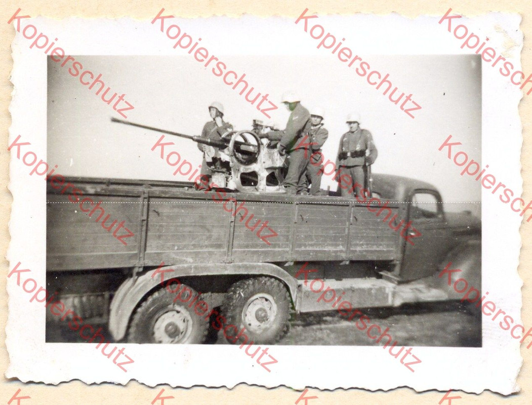 Orig.Foto Beute LKW Flak Geschütz Partisanen Ein