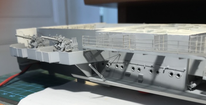 << USS Hornet CV-8 Merit International | N° 62001 | 1:200 >> - Page 8 Screenshot-2020-05-22-13-03-56-394