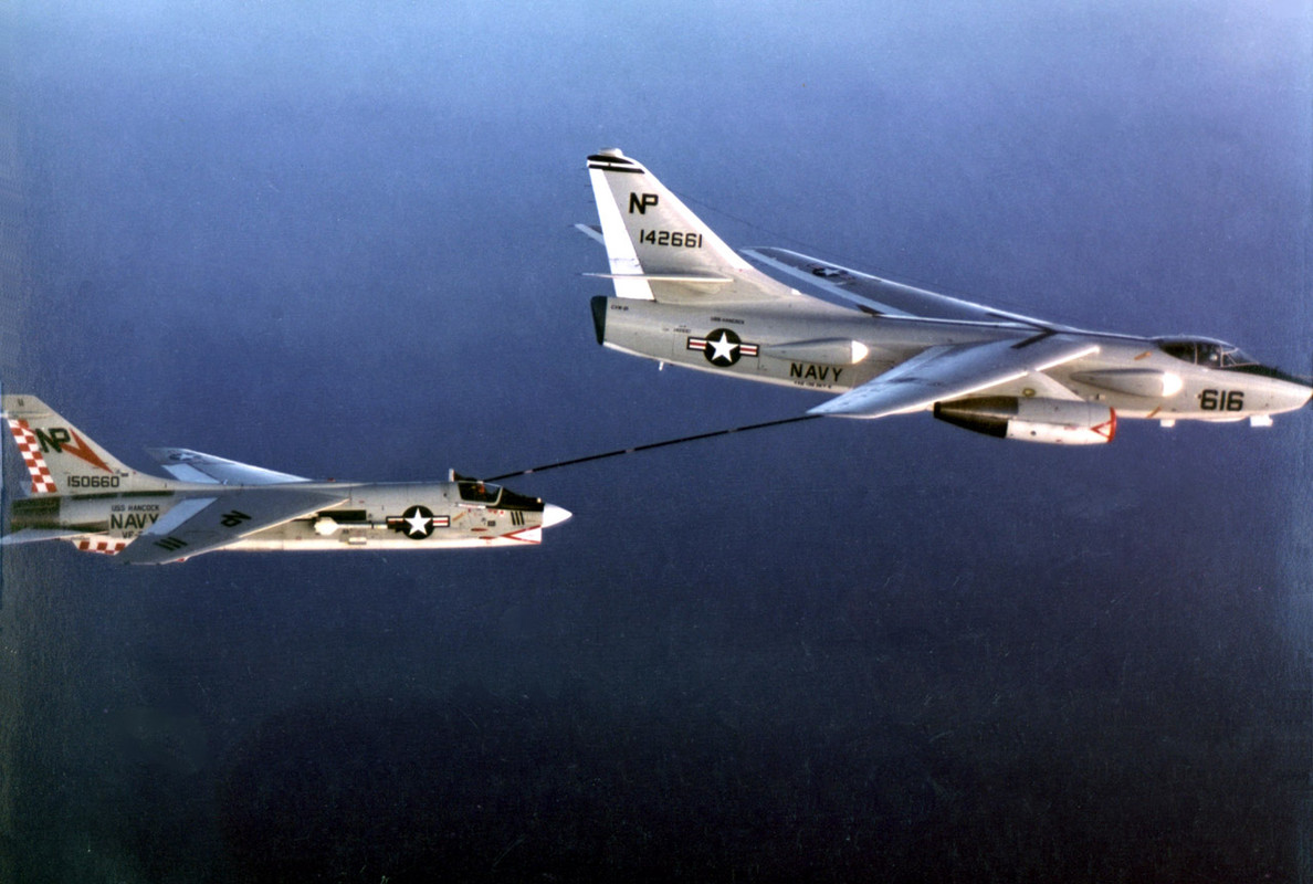 EKA-3B_refueling_VF-211_F-8J_1972