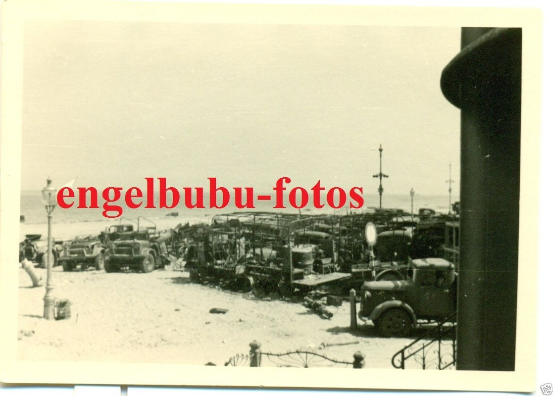 LA PANNE (FLANDERN, BELGIEN) - Viele Fahrzeuge  