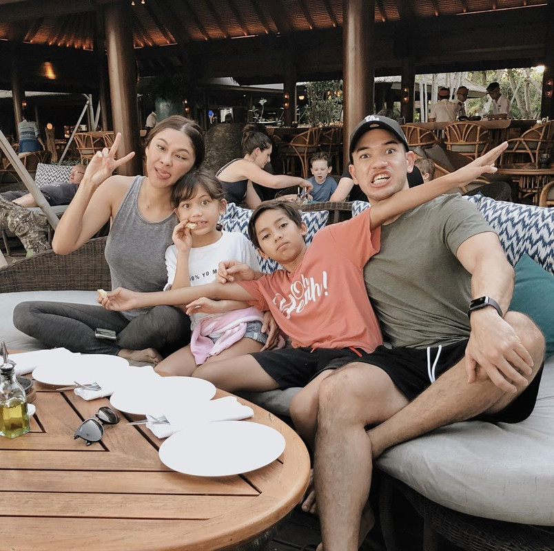 Potret family goals 7 seleb Tanah Air, keluarga idaman banget