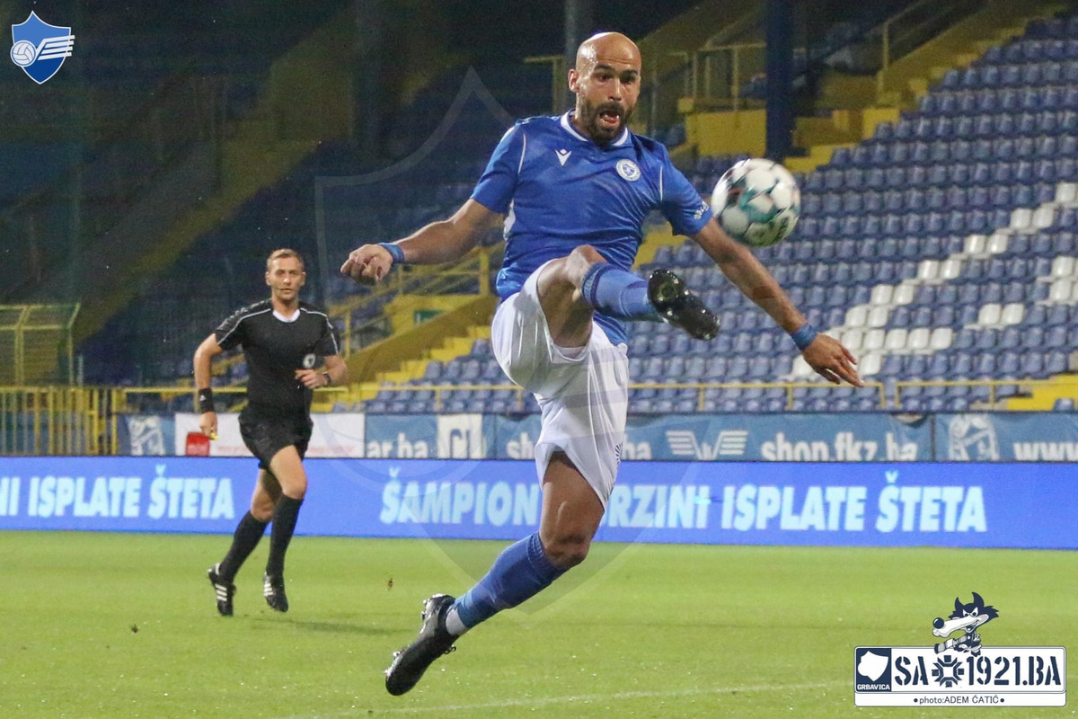 1601DB98-E6D8-4BFB-9A17-43400B0E8EA1