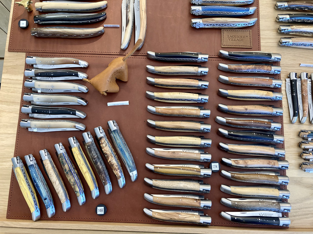 D8C70221-683F-40FF-A008-E452353C12EC