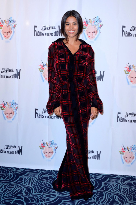 tina-kunakey-at-givenchy-show-at-paris-fashion-week-09-30-2018-3