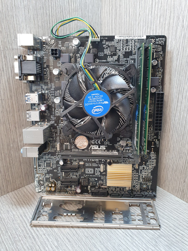 QSC MP-A40V amplifier - Grade C - image