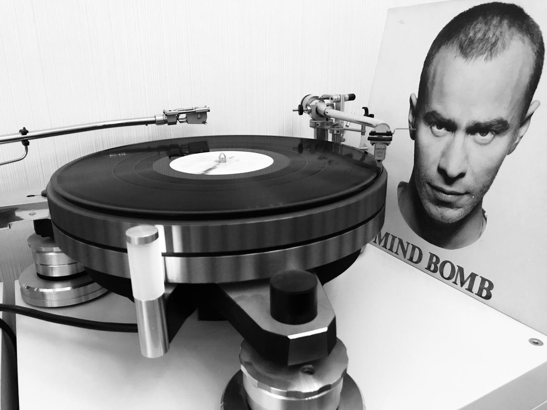 AC373391-E256-4E29-B306-8A9EBD209937