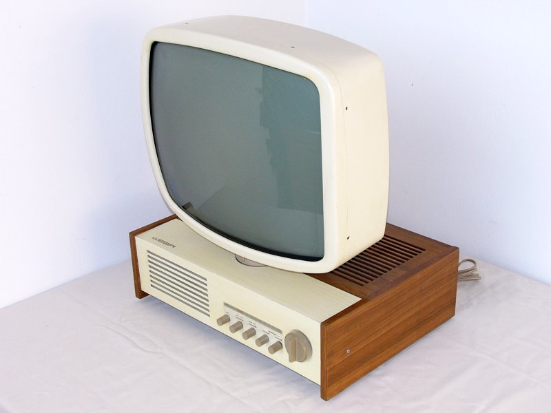 D Wega Wegavision 2000 Schrägansicht Knöpfe OK