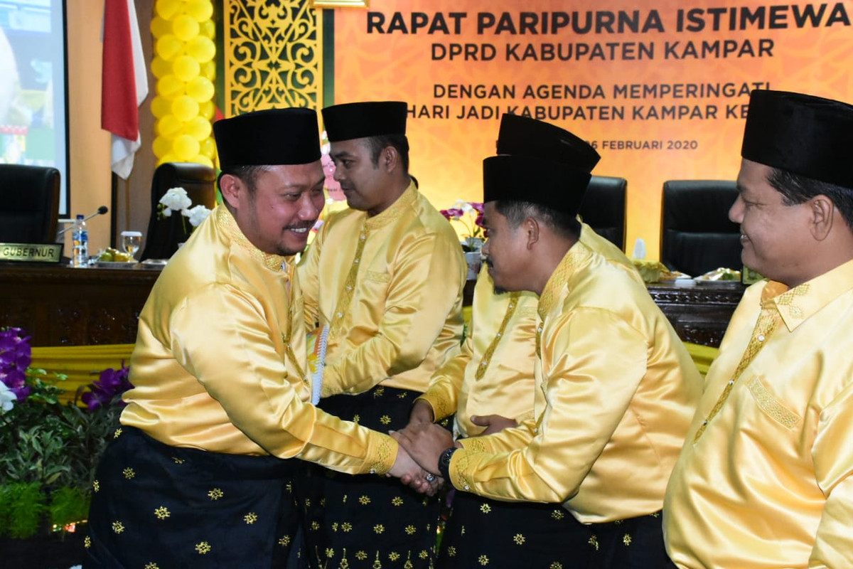 Muhammad Faisal Pimpin Paripurna Hut Kampar Ke 70
