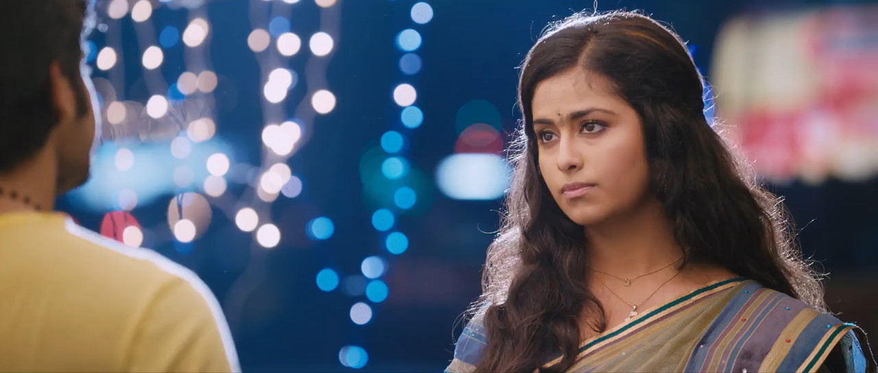 Lakshmi Raave Maa Intiki 2014 WebRip [Tamil + Telugu] 480p 720p ESub Screenshot