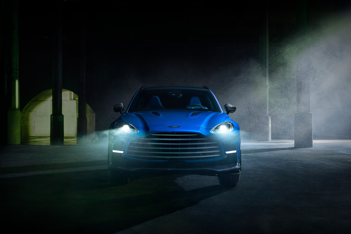 AstonMartinDBX707_06