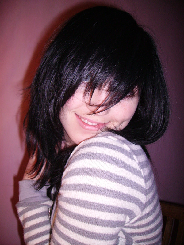 Muy linda la jovencita y fotogénica