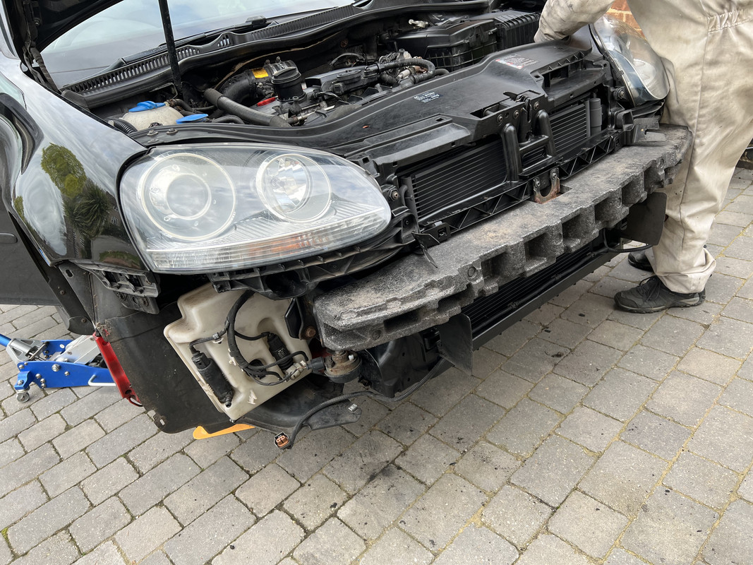 4AED5A36-9E8D-42B5-9F6F-BD82FFC30729