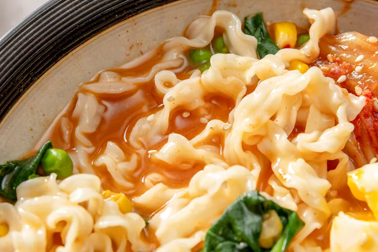 superyumy easy noodle bowls lead 7 869cabcd4e164b62b3d9dd79293cb6f8