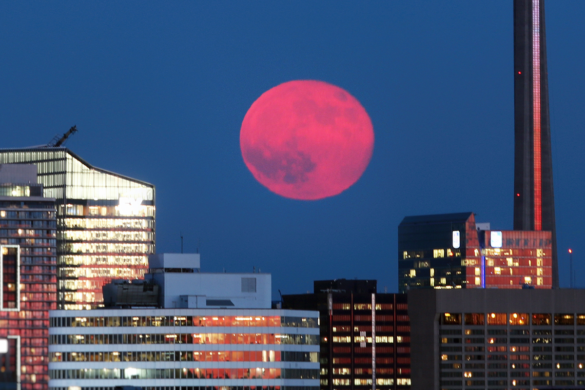 Strawberry Full Moon in June 2024