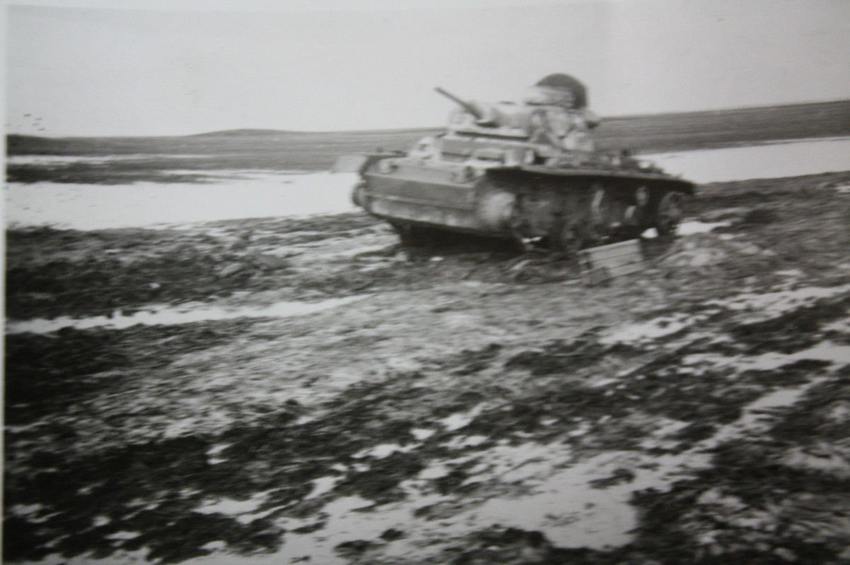 technische Aufnahmen WKII - Panzer, Motorräder, 