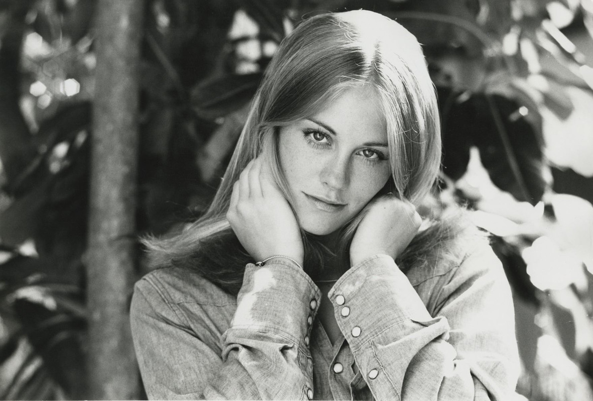 CybillShepherd_b96