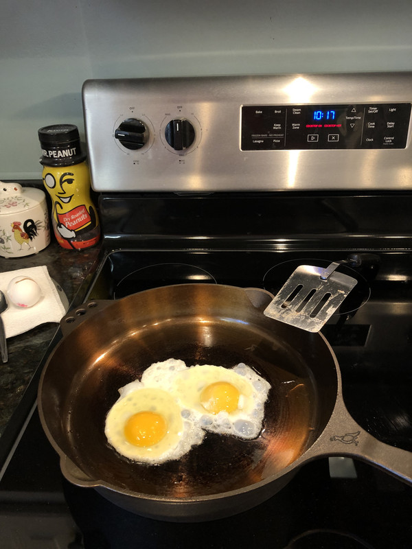 Smithey 10 getting a fresh seasoning : r/castiron