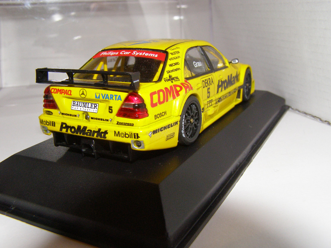 Mercedes AMG C klasse DTM 95 Minichamps (5)