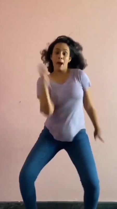 sexy desi girl big jiggling boobs.mp4_snapshot_00.00.942