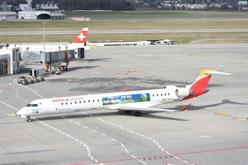 DSC-2475-Bombardier-CRJ-1000EL-EC-MVC-a-