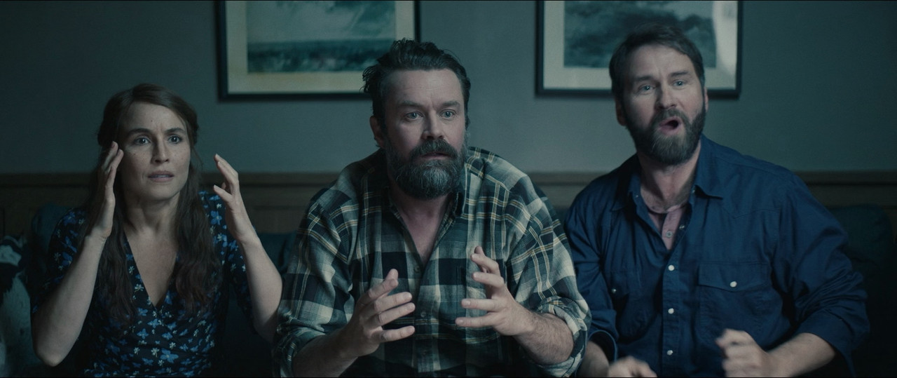 Lamb (2021).mkv_011406.833