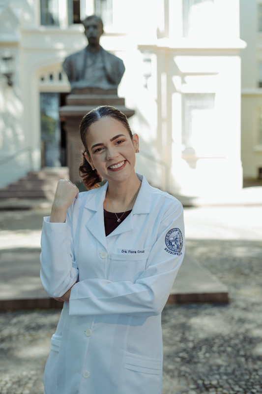 Dra. Flora Cruz Neuropediatra