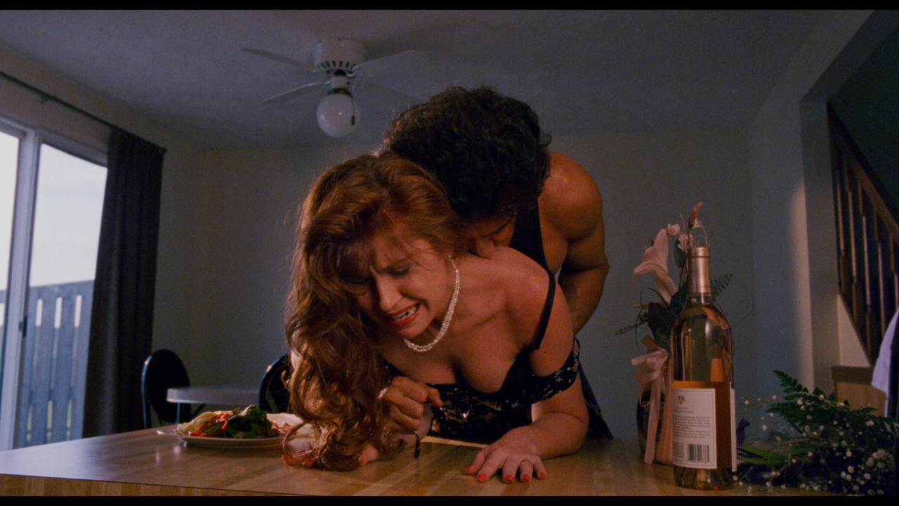 Undefeatable.1993.2160p.BDREMUX.HDR10.HEVC-Нечипорук.mkv_snapshot_00.16.49.050