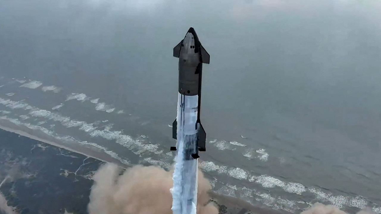 Starship 11 flight path