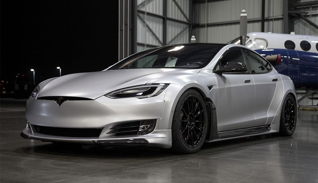 Tesla retira otros 947 autos del mercado